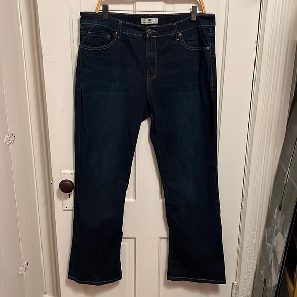 Levi’s Perfectly Shaping 512 Bootcut Jeans - Picture 1 of 9